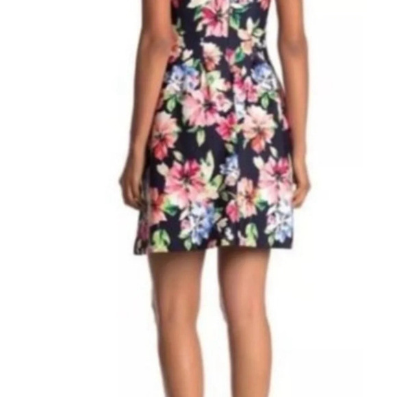 Vince Camuto Sleeveless Floral Fit & Flare Dress - Size 8P - Picture 3 of 15
